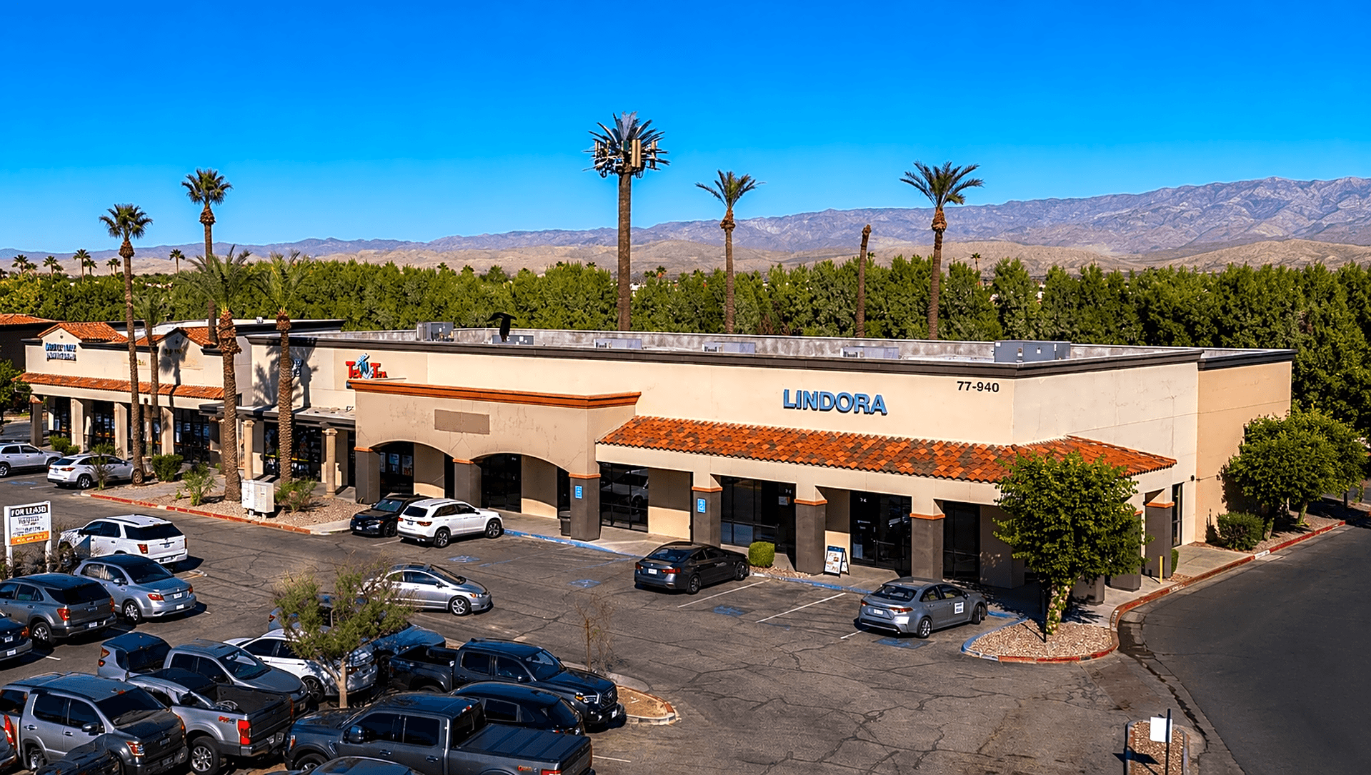 Desert Country Plaza