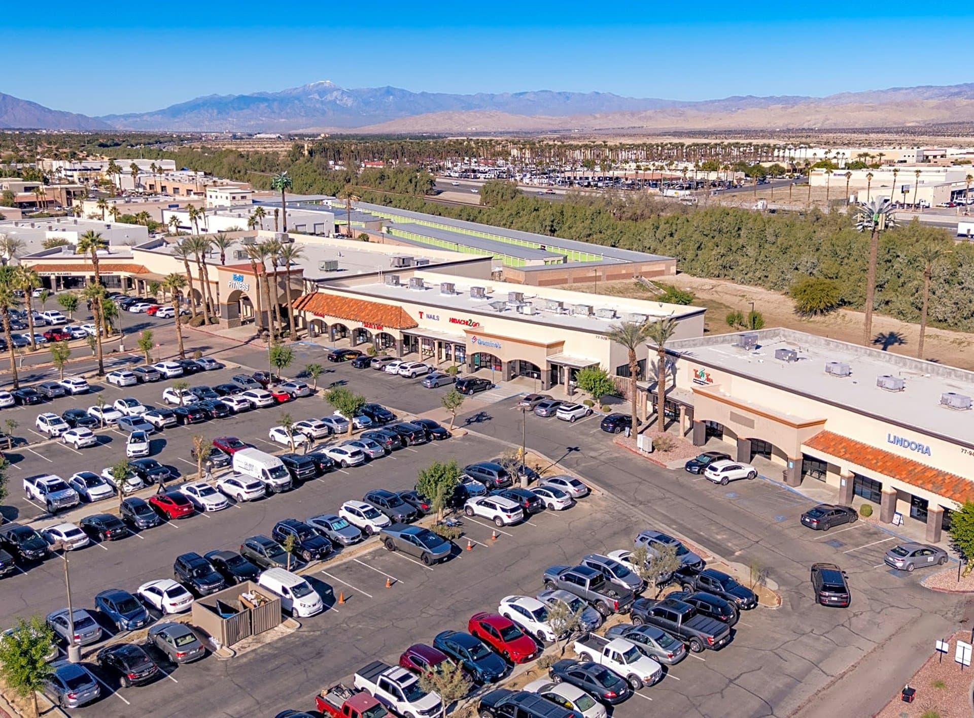 Desert Country Plaza