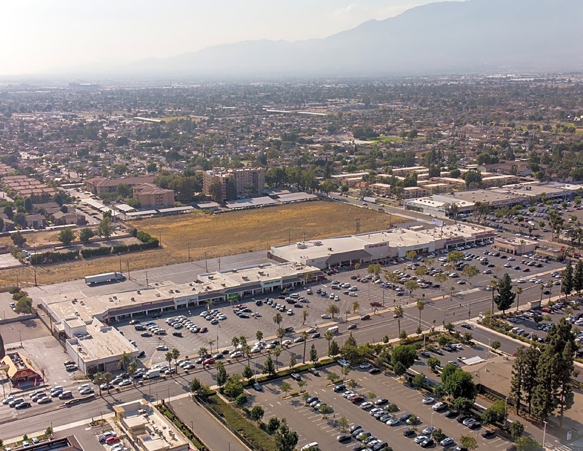 Fontana Sierra Plaza